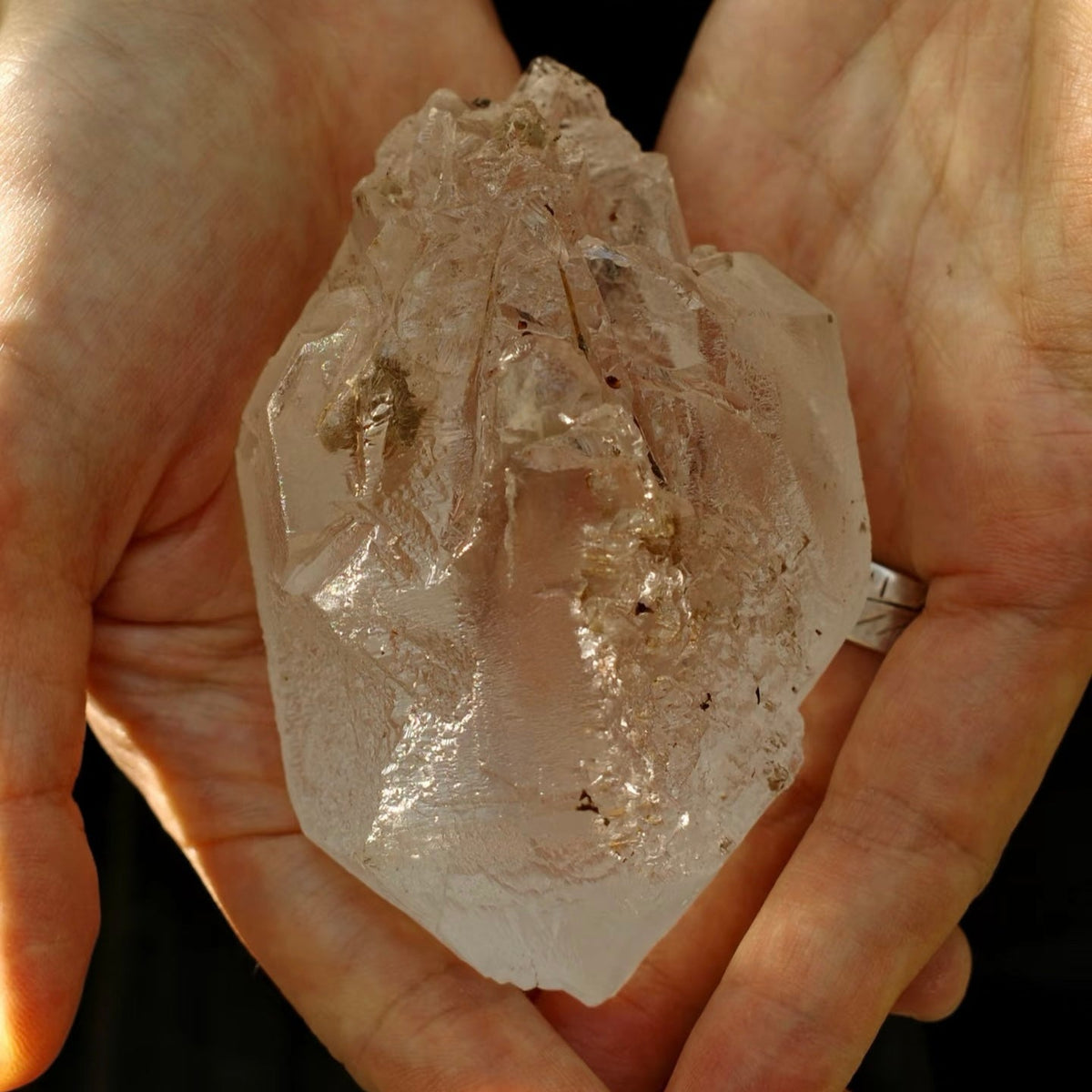 What Is a Crystal Palm Stone? How to Use One in Everyday Life