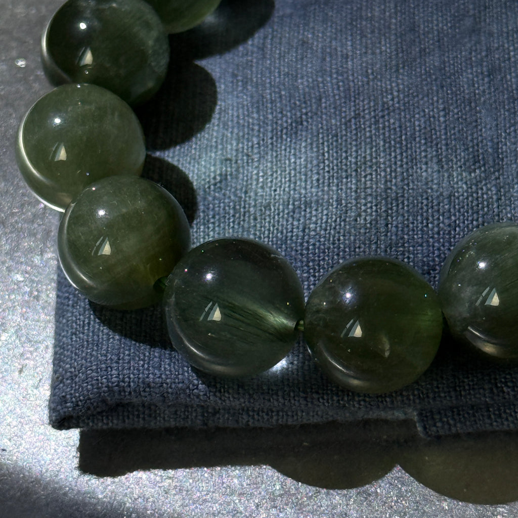 ZhongYi · Green Rutilated Quartz Single-Loop Bracelet